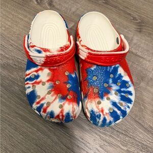 Crocs women's 8 red white blue